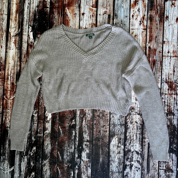 Wild Fable Gray Loose Fit Cropped V-Neck Sweater - Picture 1 of 4
